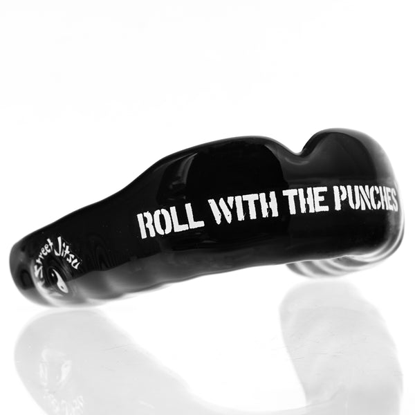 Roll with the punchesTM Mouthguard Street Jitsu